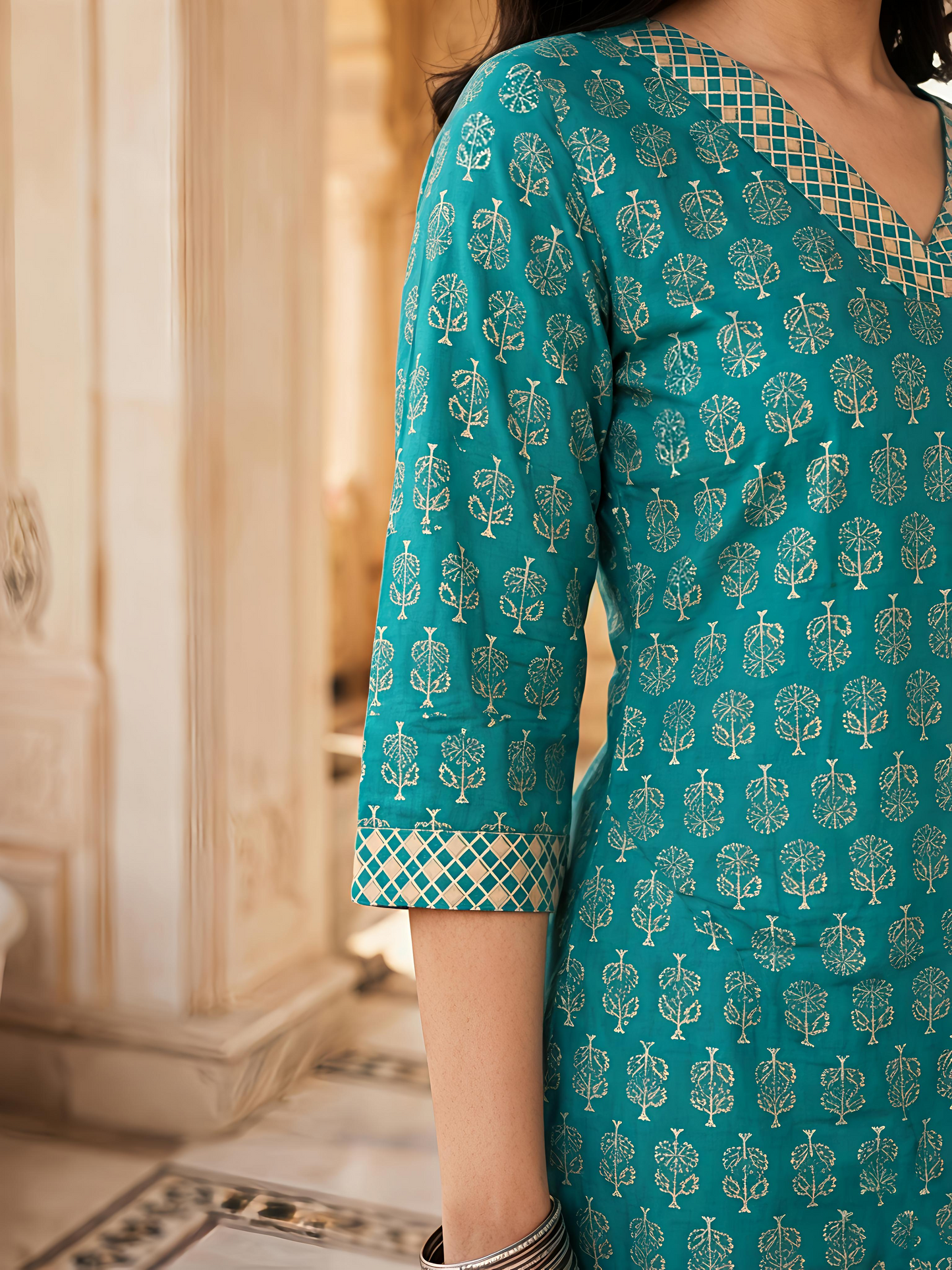 Green Printed Women Kurta Set V-Neck Three Quarter Sleeve