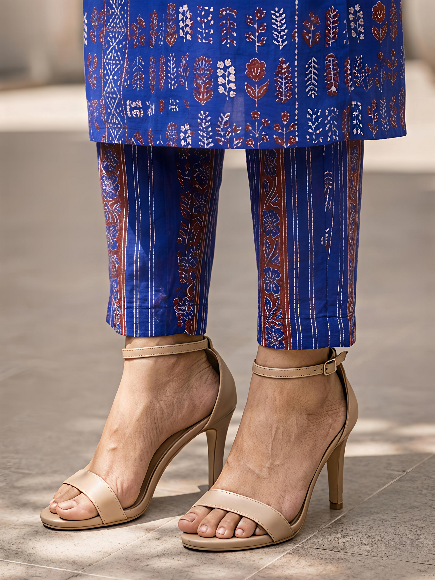 Blue Printed Women Kurta Set Round Neck Three Quarter Sleeve