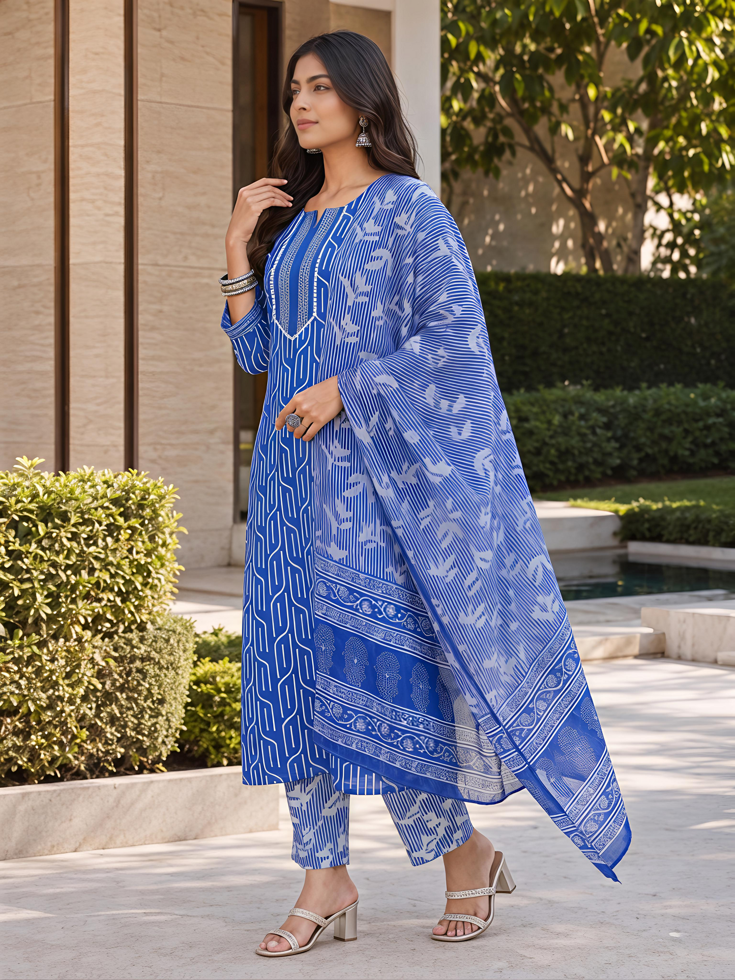 Women Blue Printed Kurta Set Round Neck Three Quarter Sleeve