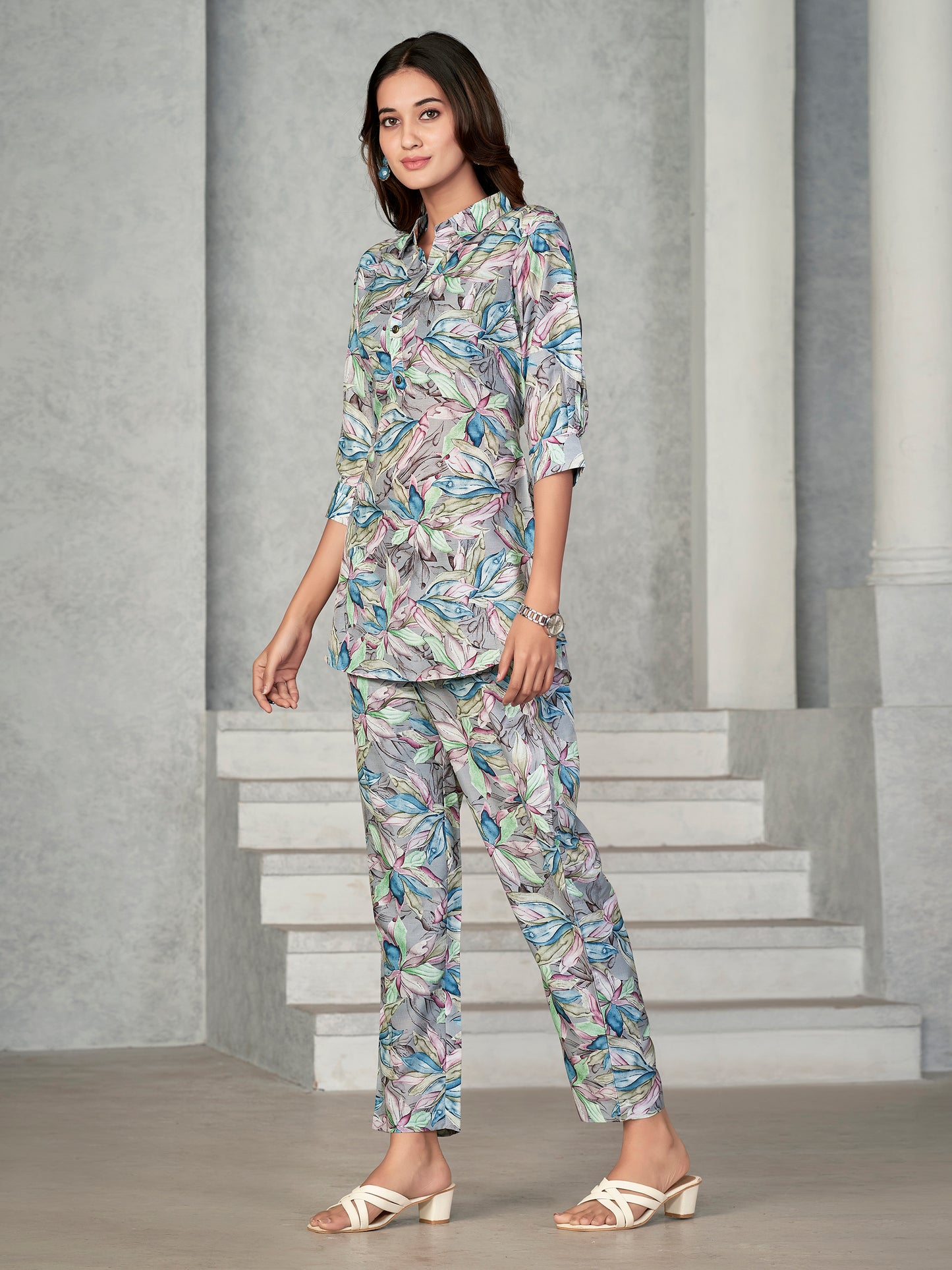 Multicolor Floral Printed Muslin V-Neck Co-ord Set