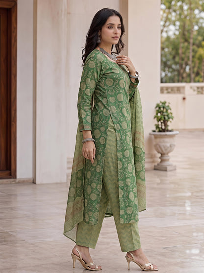 Green V-Neck Ethnic Floral Printed Kurta Set Stylish Outfit