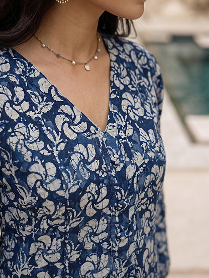 Blue Ethnic V-Neck Rayon Printed Kurta Set Stylish Outfit