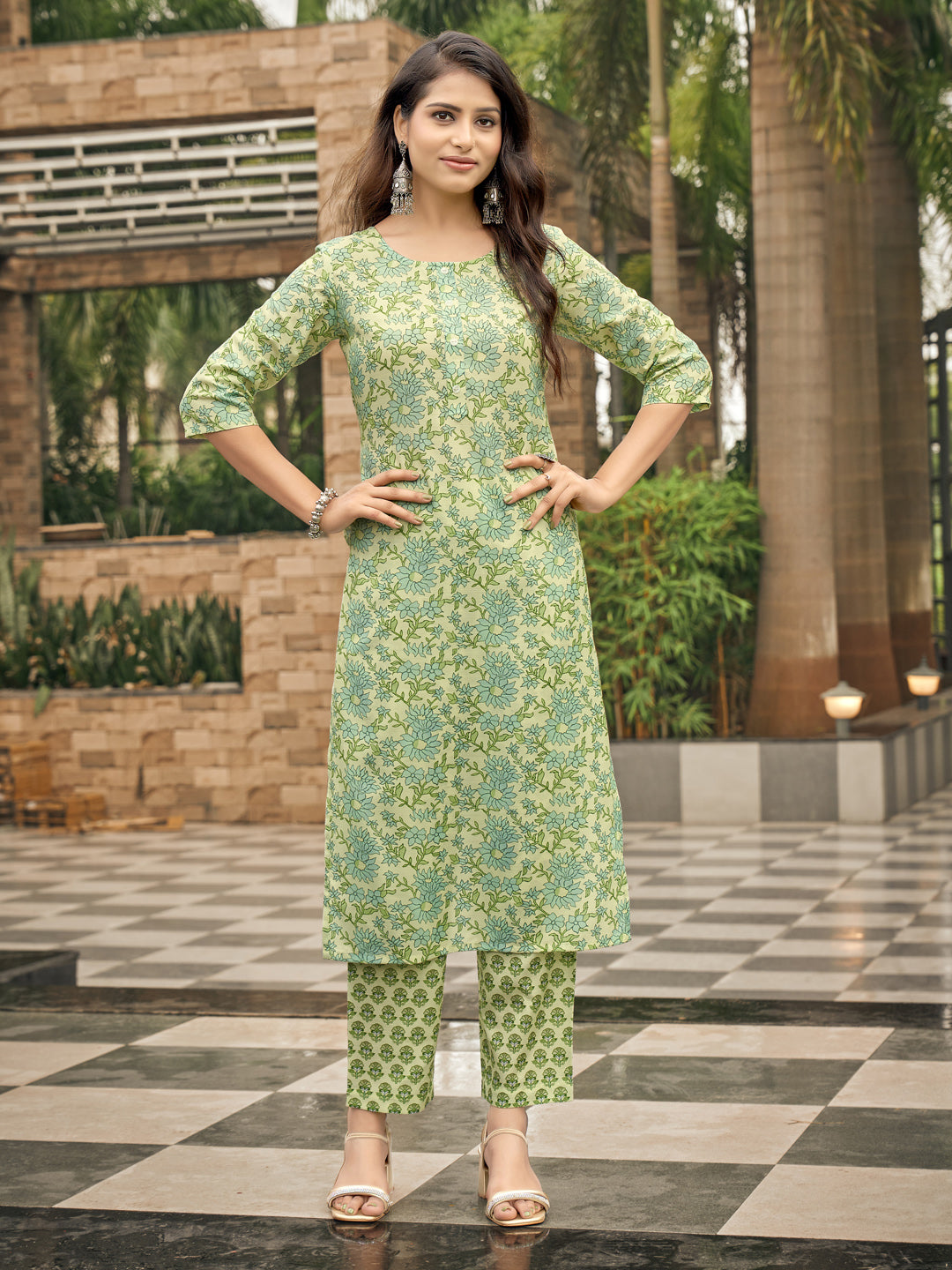 Green Floral Printed Round Neck Kurta Set