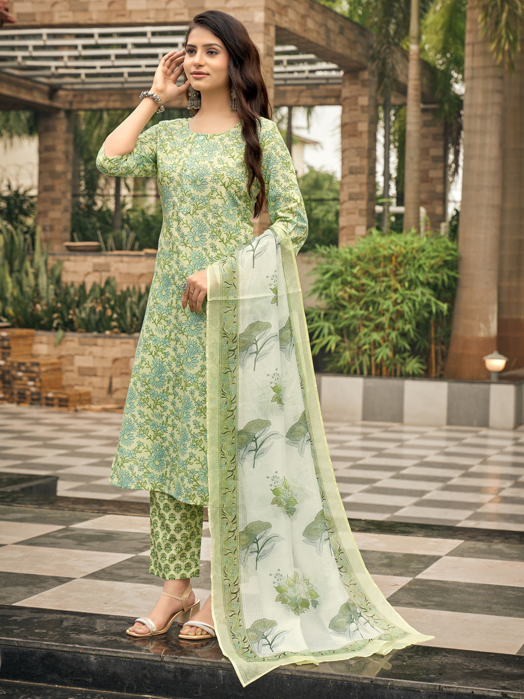 Green Floral Printed Round Neck Kurta Set