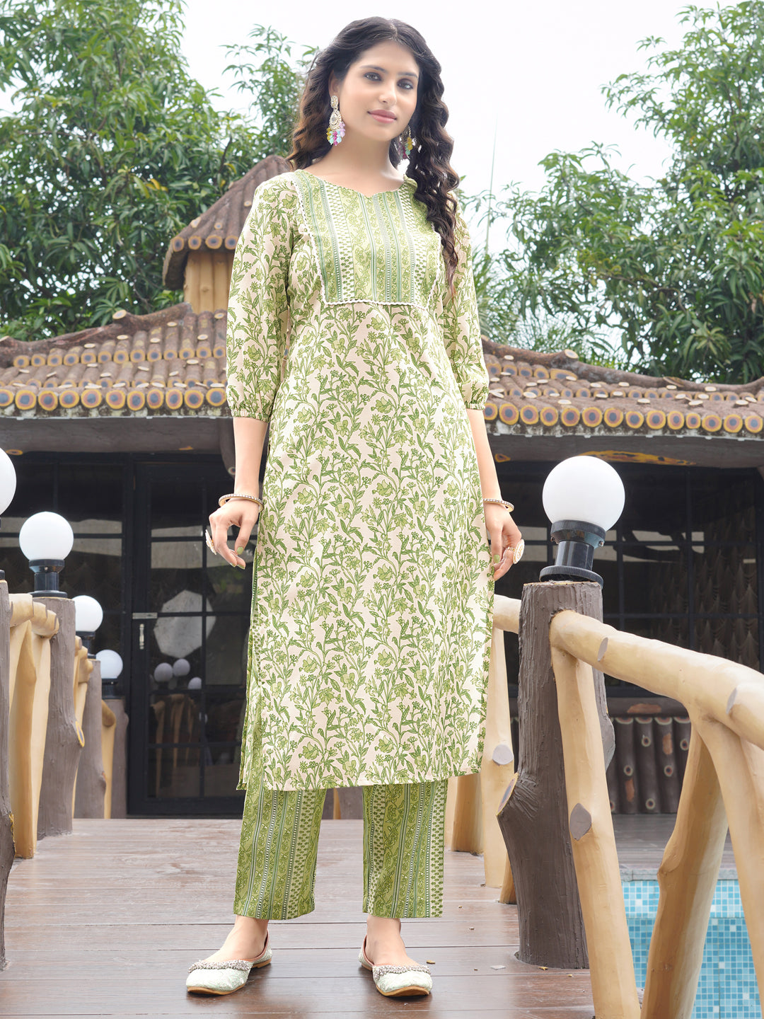 Green Floral Printed Sweetheart Neck Kurta Set