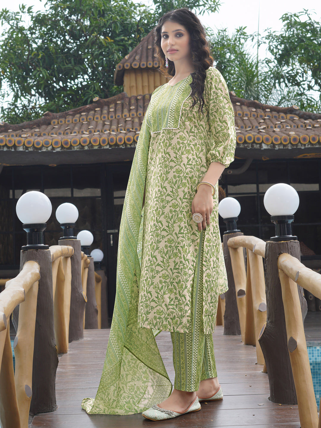 Green Floral Printed Sweetheart Neck Kurta Set