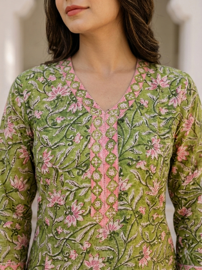 Green Ethnic V-Neck Viscose Rayon Floral Kurta Set Dupatta Outfit