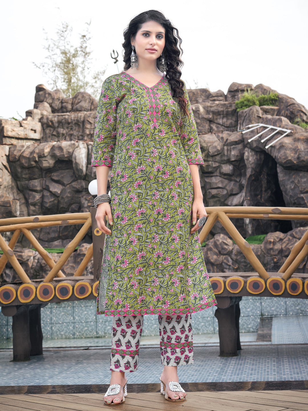 Green Printed V-Neck Kurta Pant with Dupatta