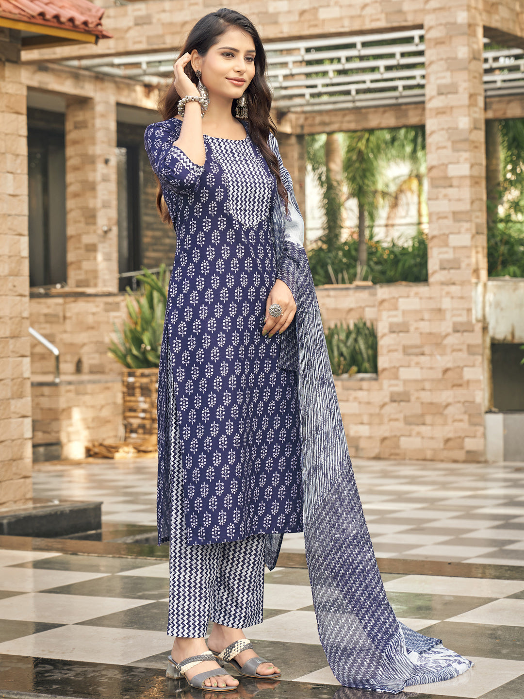 Blue Ethnic Motifs Printed Round Neck Kurta Set