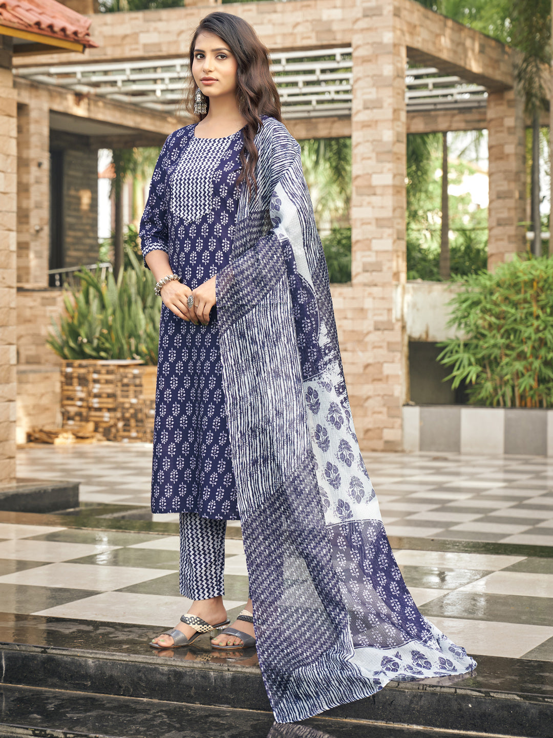 Blue Ethnic Motifs Printed Round Neck Kurta Set