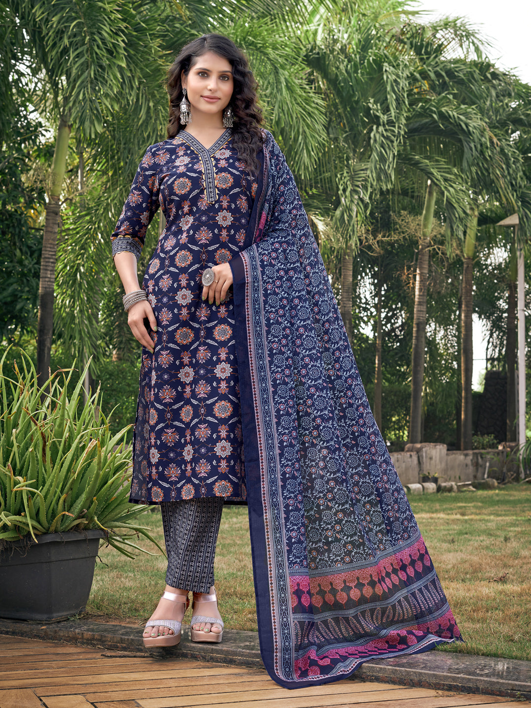 Blue Floral Printed Viscose Rayon V-Neck Kurta Set