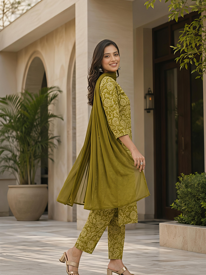 Green Printed V-Neck Ethnic Floral Kurta Set Stylish Outfit